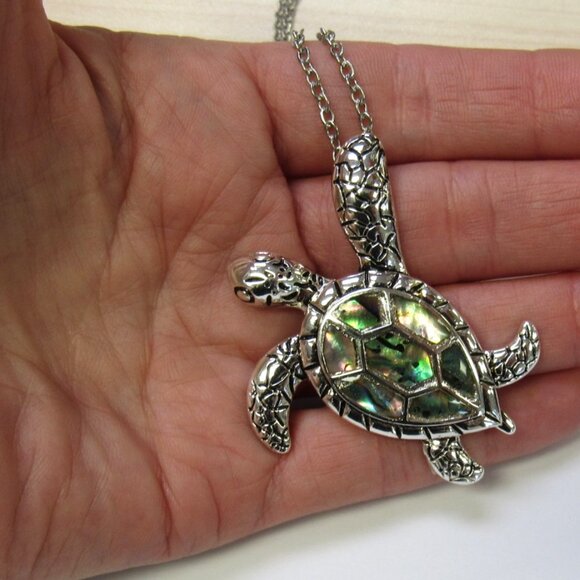 Silver Plated Abalone Shell Turtle Charm Necklace Set Pendant & Earrings - Picture 3 of 5